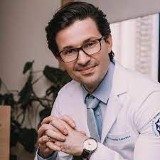 Dr. Leonardo Zanesco